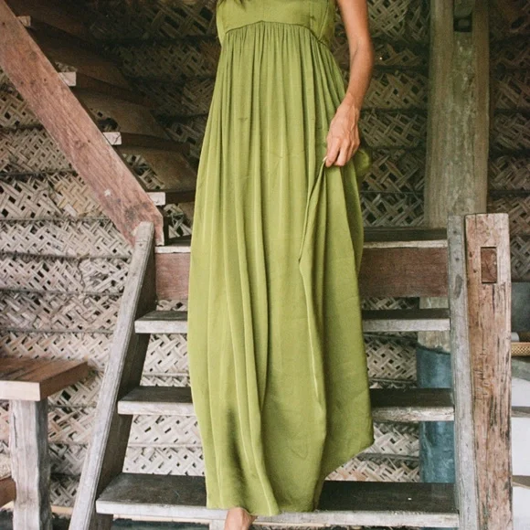 Maxi Satin Olive Dress open back - Picture 3 of 5